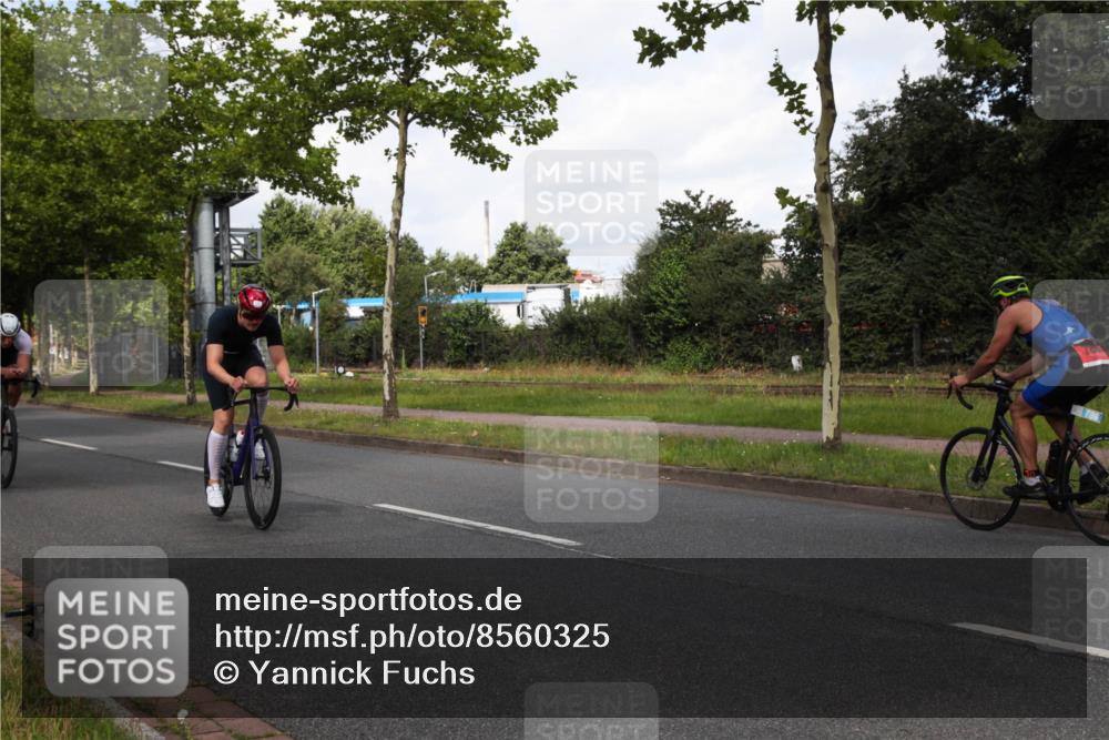 10.08.2025 - GEWOBA Citytriathlon Bremen Yannick Fuchs http://msf.ph/oto/8560325 10.08.2025 12:06:28 Radfahren 554, 580, 614, 634, 658, 714 meine-sportfotos.de
