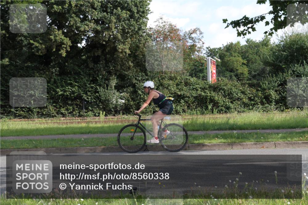 10.08.2025 - GEWOBA Citytriathlon Bremen Yannick Fuchs http://msf.ph/oto/8560338 10.08.2025 10:38:05 Radfahren 69, 247, 402, 458, 482 meine-sportfotos.de