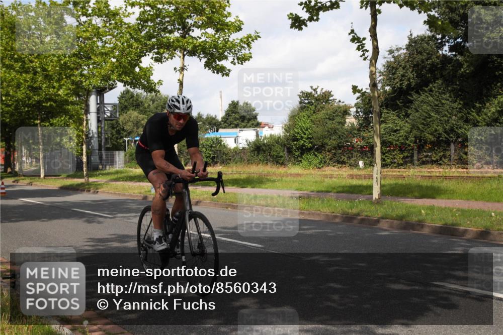 10.08.2025 - GEWOBA Citytriathlon Bremen Yannick Fuchs http://msf.ph/oto/8560343 10.08.2025 12:06:37 Radfahren 580, 613, 634, 658, 714 meine-sportfotos.de