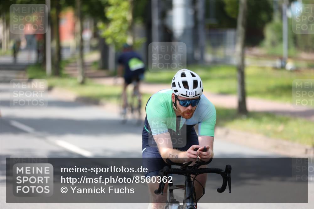 10.08.2025 - GEWOBA Citytriathlon Bremen Yannick Fuchs http://msf.ph/oto/8560362 10.08.2025 14:19:01 Radfahren 101, 106, 116, 139, 261, 264 meine-sportfotos.de
