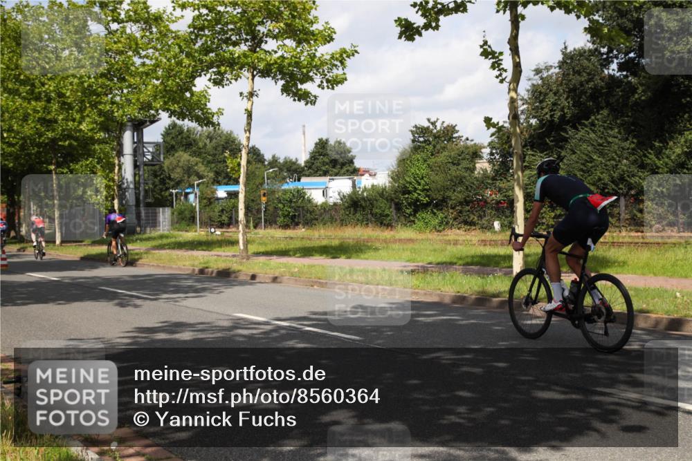 10.08.2025 - GEWOBA Citytriathlon Bremen Yannick Fuchs http://msf.ph/oto/8560364 10.08.2025 12:06:48 Radfahren 613, 658, 714 meine-sportfotos.de