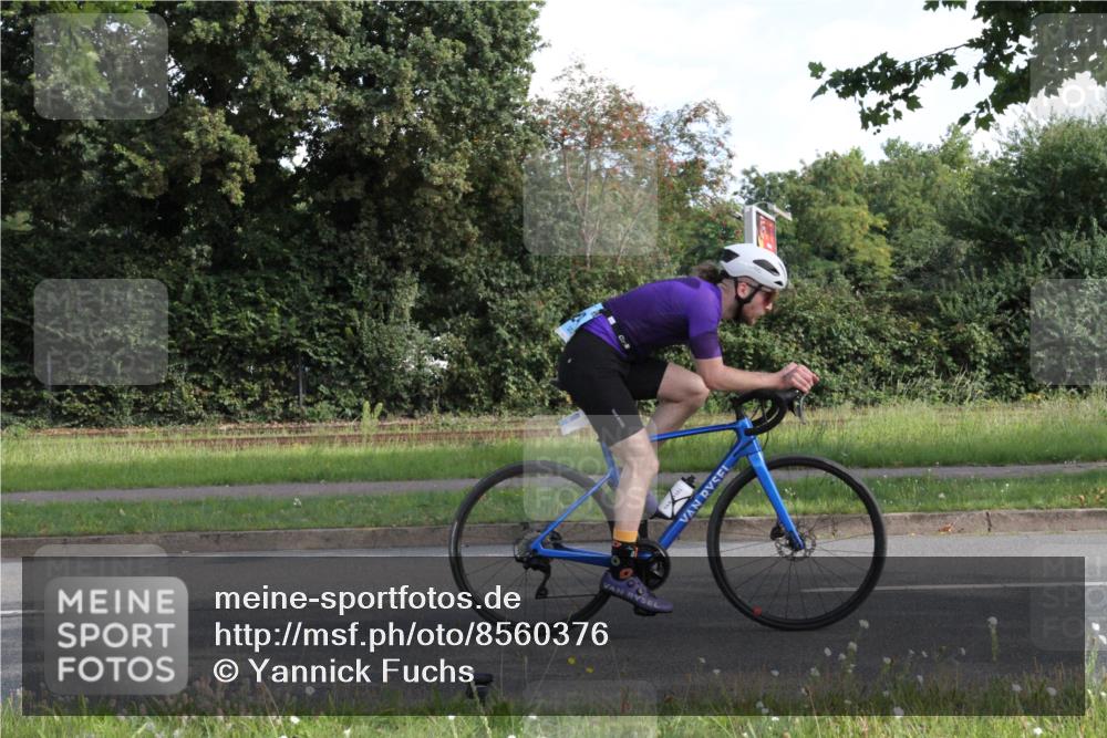 10.08.2025 - GEWOBA Citytriathlon Bremen Yannick Fuchs http://msf.ph/oto/8560376 10.08.2025 10:38:18 Radfahren 5, 19, 93, 101, 207, 247, 391, 463, 482 meine-sportfotos.de
