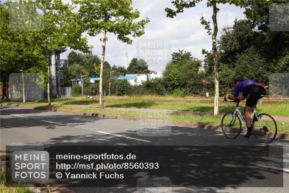 10.08.2025 - GEWOBA Citytriathlon Bremen Yannick Fuchs http://msf.ph/oto/8560393 10.08.2025 12:07:02 Radfahren 558, 623 meine-sportfotos.de