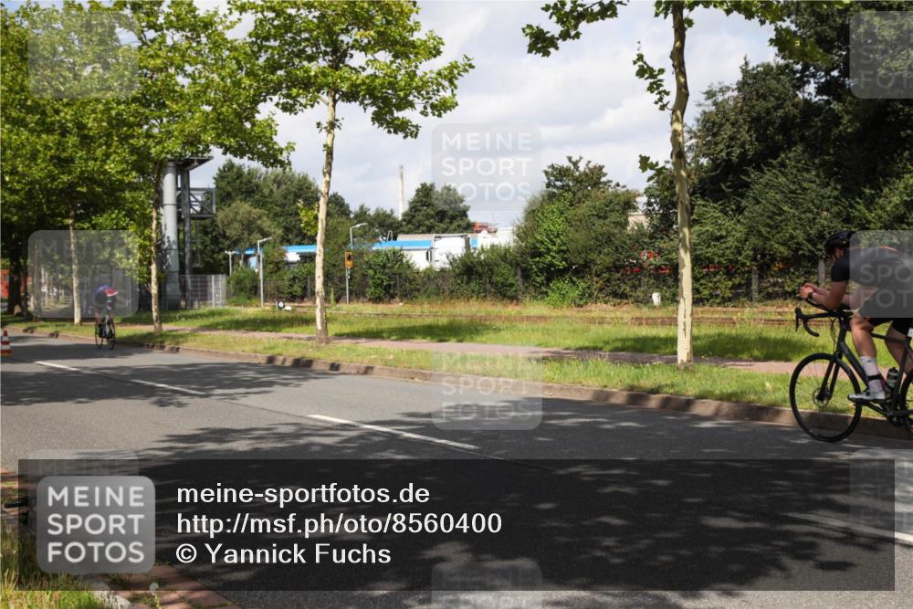 10.08.2025 - GEWOBA Citytriathlon Bremen Yannick Fuchs http://msf.ph/oto/8560400 10.08.2025 12:07:05 Radfahren 558, 623 meine-sportfotos.de