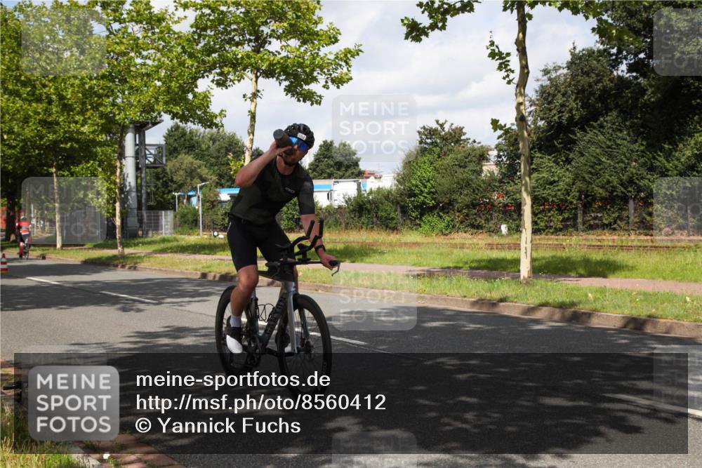 10.08.2025 - GEWOBA Citytriathlon Bremen Yannick Fuchs http://msf.ph/oto/8560412 10.08.2025 12:07:12 Radfahren 558, 623, 786, 831 meine-sportfotos.de