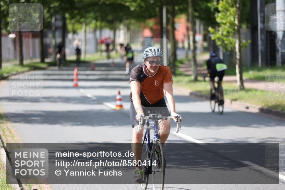 10.08.2025 - GEWOBA Citytriathlon Bremen Yannick Fuchs http://msf.ph/oto/8560414 10.08.2025 14:19:08 Radfahren 101, 116, 126, 139, 162, 201, 254, 261, 264 meine-sportfotos.de