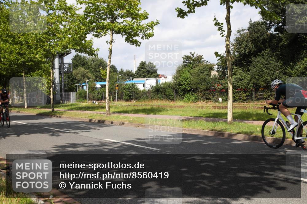 10.08.2025 - GEWOBA Citytriathlon Bremen Yannick Fuchs http://msf.ph/oto/8560419 10.08.2025 12:07:25 Radfahren 650, 740, 786, 815, 831 meine-sportfotos.de