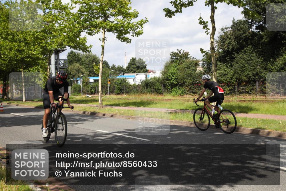 10.08.2025 - GEWOBA Citytriathlon Bremen Yannick Fuchs http://msf.ph/oto/8560433 10.08.2025 12:07:32 Radfahren 559, 650, 693, 705, 706, 721, 740, 786, 815, 831 meine-sportfotos.de