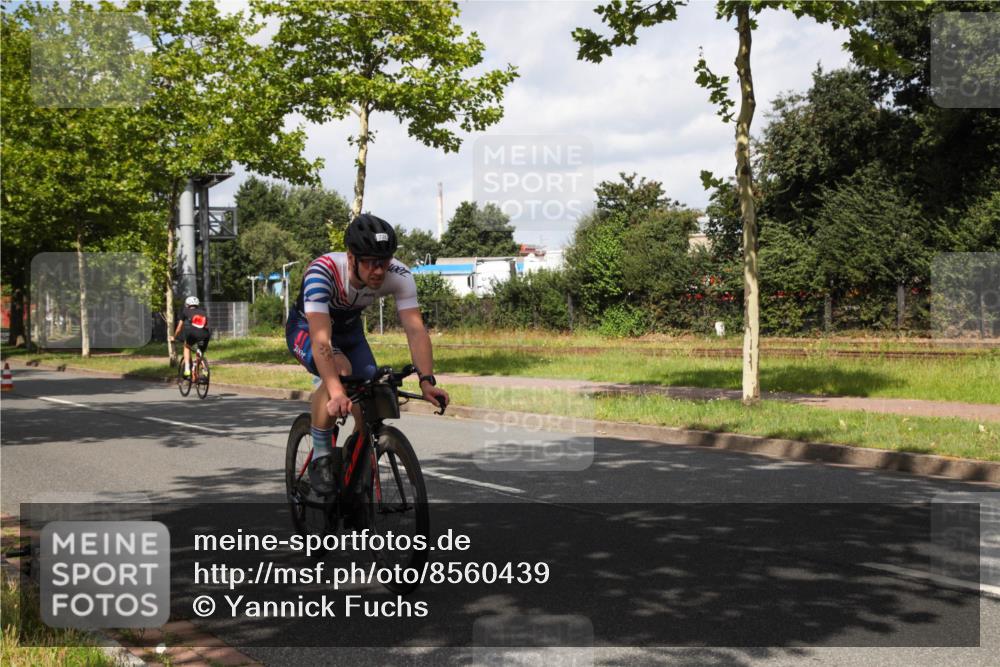 10.08.2025 - GEWOBA Citytriathlon Bremen Yannick Fuchs http://msf.ph/oto/8560439 10.08.2025 12:07:33 Radfahren 559, 646, 650, 693, 705, 706, 721, 740, 786, 815, 831 meine-sportfotos.de