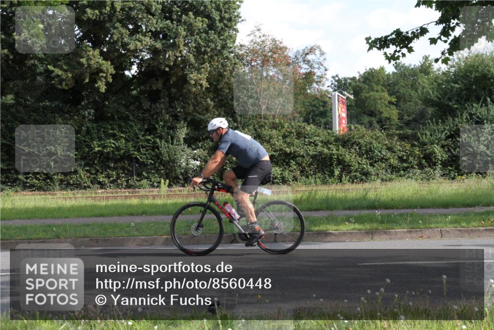 10.08.2025 - GEWOBA Citytriathlon Bremen Yannick Fuchs http://msf.ph/oto/8560448 10.08.2025 10:38:21 Radfahren 5, 19, 93, 101, 207, 211, 247, 391, 463, 475, 482 meine-sportfotos.de