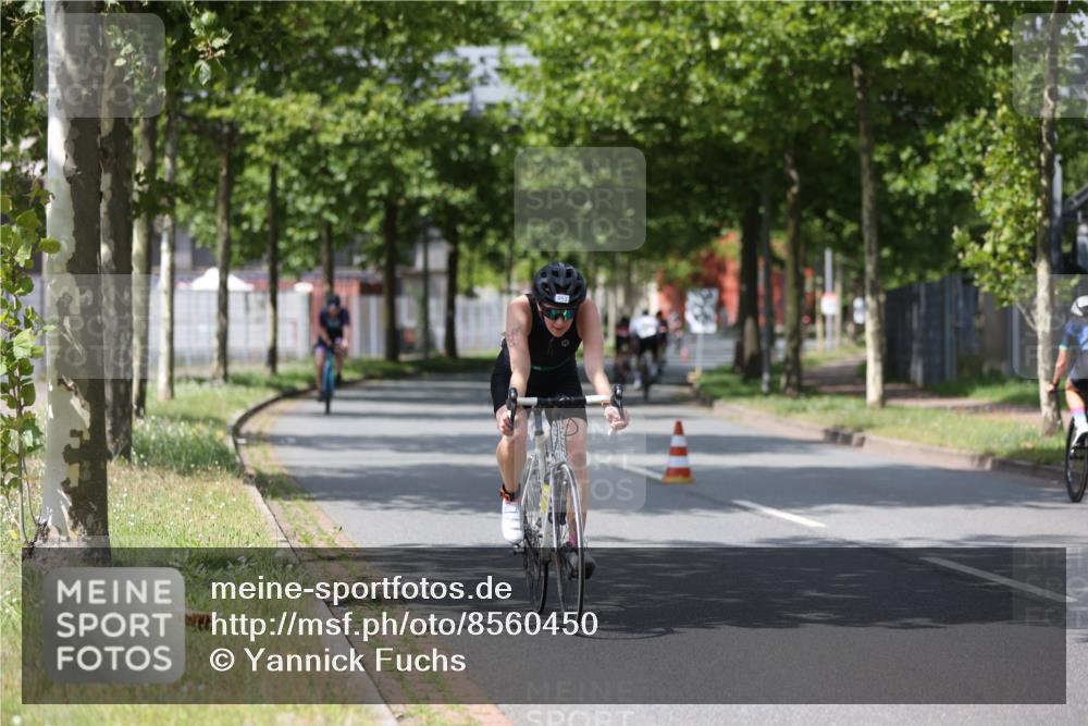 10.08.2025 - GEWOBA Citytriathlon Bremen Yannick Fuchs http://msf.ph/oto/8560450 10.08.2025 12:42:39 Radfahren 611, 613, 850, 909, 944, 953 meine-sportfotos.de