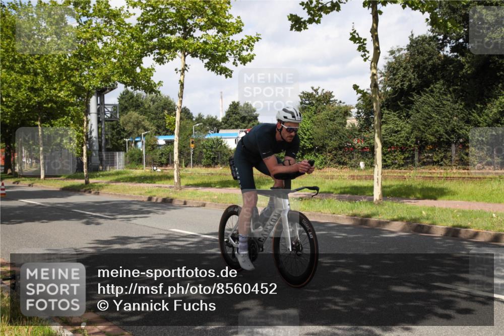 10.08.2025 - GEWOBA Citytriathlon Bremen Yannick Fuchs http://msf.ph/oto/8560452 10.08.2025 12:07:41 Radfahren 559, 609, 646, 650, 660, 693, 705, 706, 721, 723, 740, 815, 879 meine-sportfotos.de
