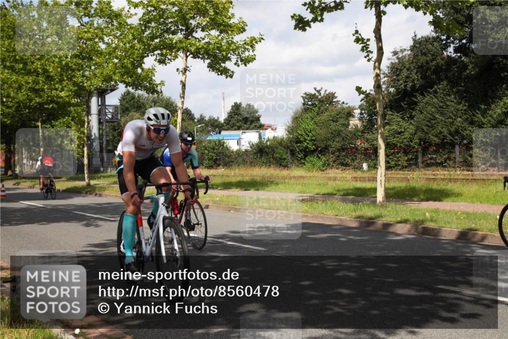 10.08.2025 - GEWOBA Citytriathlon Bremen Yannick Fuchs http://msf.ph/oto/8560478 10.08.2025 12:07:47 Radfahren 559, 609, 646, 660, 693, 696, 698, 705, 706, 721, 723, 740, 879 meine-sportfotos.de