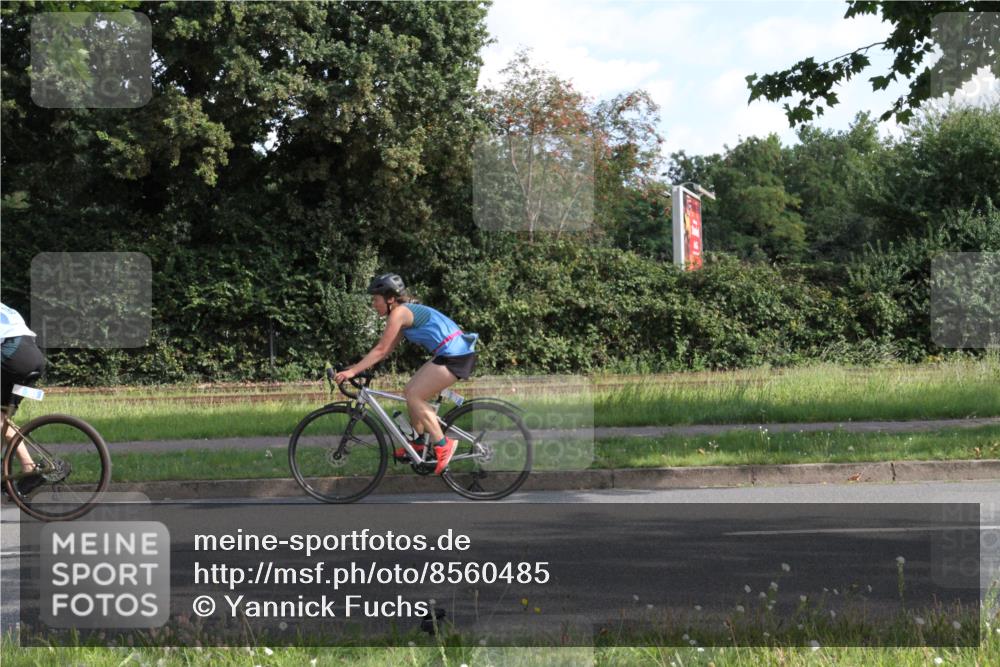 10.08.2025 - GEWOBA Citytriathlon Bremen Yannick Fuchs http://msf.ph/oto/8560485 10.08.2025 10:38:22 Radfahren 5, 19, 93, 101, 207, 211, 247, 391, 463, 475, 482 meine-sportfotos.de