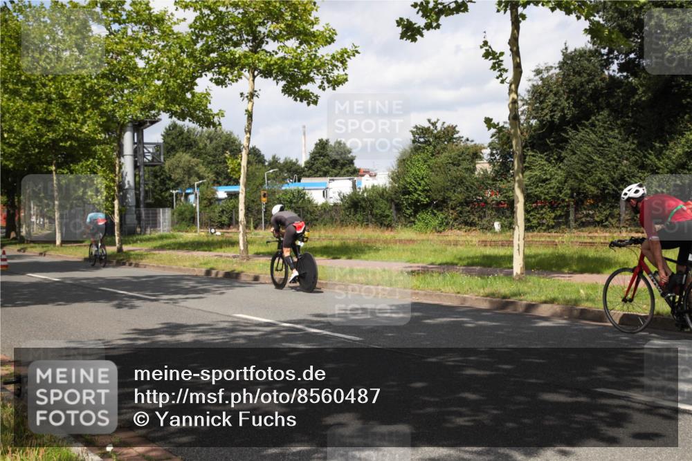 10.08.2025 - GEWOBA Citytriathlon Bremen Yannick Fuchs http://msf.ph/oto/8560487 10.08.2025 12:07:50 Radfahren 559, 609, 646, 660, 693, 696, 698, 705, 706, 721, 723, 879 meine-sportfotos.de
