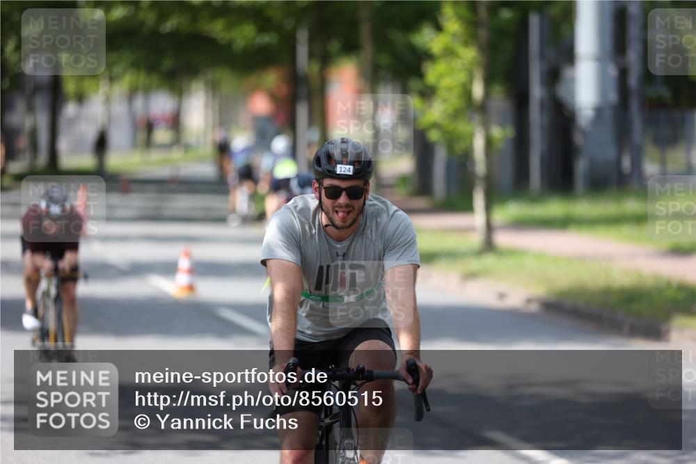 10.08.2025 - GEWOBA Citytriathlon Bremen Yannick Fuchs http://msf.ph/oto/8560515 10.08.2025 14:19:23 Radfahren 84, 124, 126, 162, 201, 227, 239, 254 meine-sportfotos.de