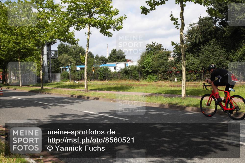10.08.2025 - GEWOBA Citytriathlon Bremen Yannick Fuchs http://msf.ph/oto/8560521 10.08.2025 12:08:15 Radfahren 574, 595, 661 meine-sportfotos.de