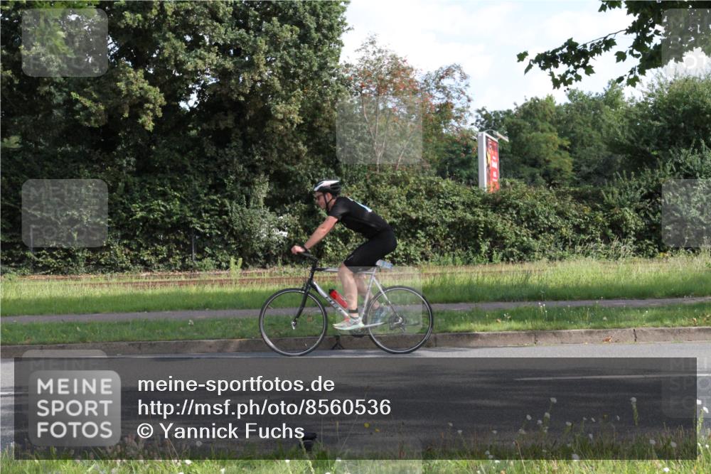 10.08.2025 - GEWOBA Citytriathlon Bremen Yannick Fuchs http://msf.ph/oto/8560536 10.08.2025 10:38:31 Radfahren 5, 19, 63, 93, 101, 163, 207, 211, 391, 463, 475, 513 meine-sportfotos.de