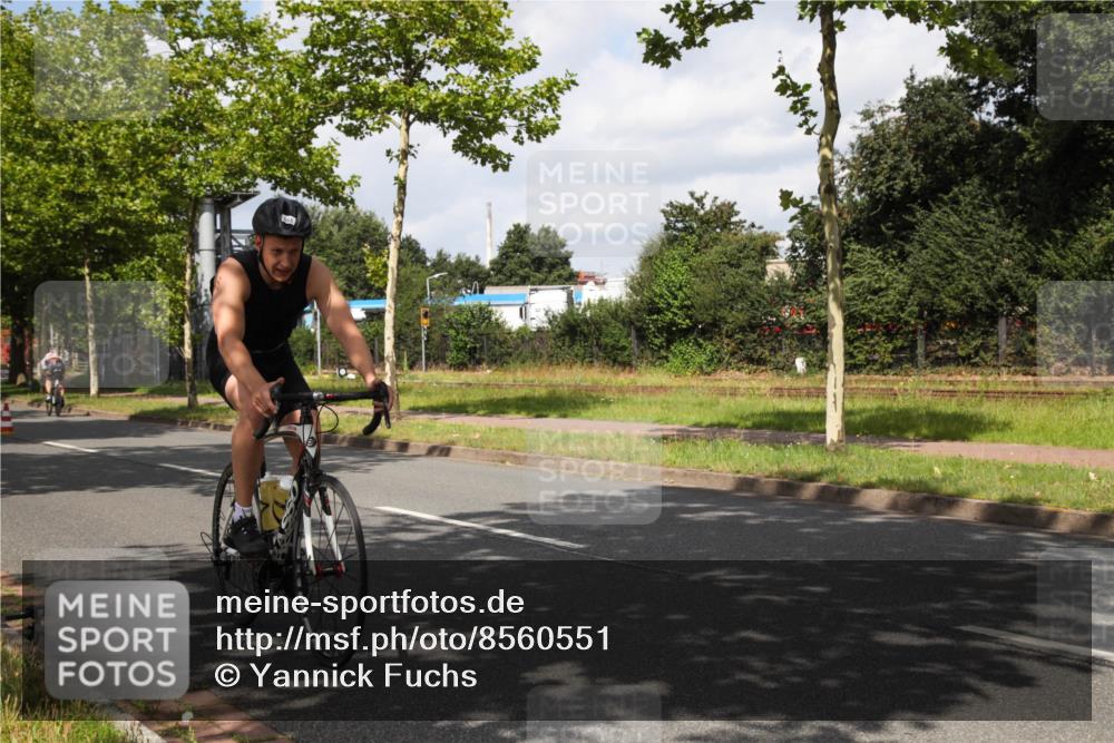 10.08.2025 - GEWOBA Citytriathlon Bremen Yannick Fuchs http://msf.ph/oto/8560551 10.08.2025 12:08:29 Radfahren 595, 597, 603, 608, 661, 672, 737, 797 meine-sportfotos.de