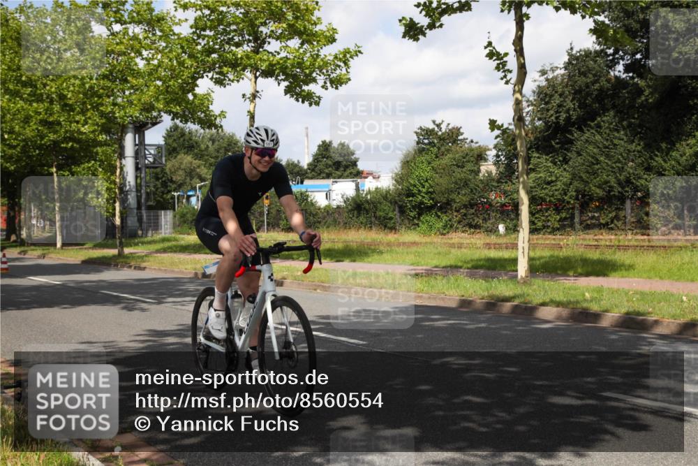 10.08.2025 - GEWOBA Citytriathlon Bremen Yannick Fuchs http://msf.ph/oto/8560554 10.08.2025 12:08:31 Radfahren 595, 597, 603, 608, 661, 672, 677, 737, 797 meine-sportfotos.de