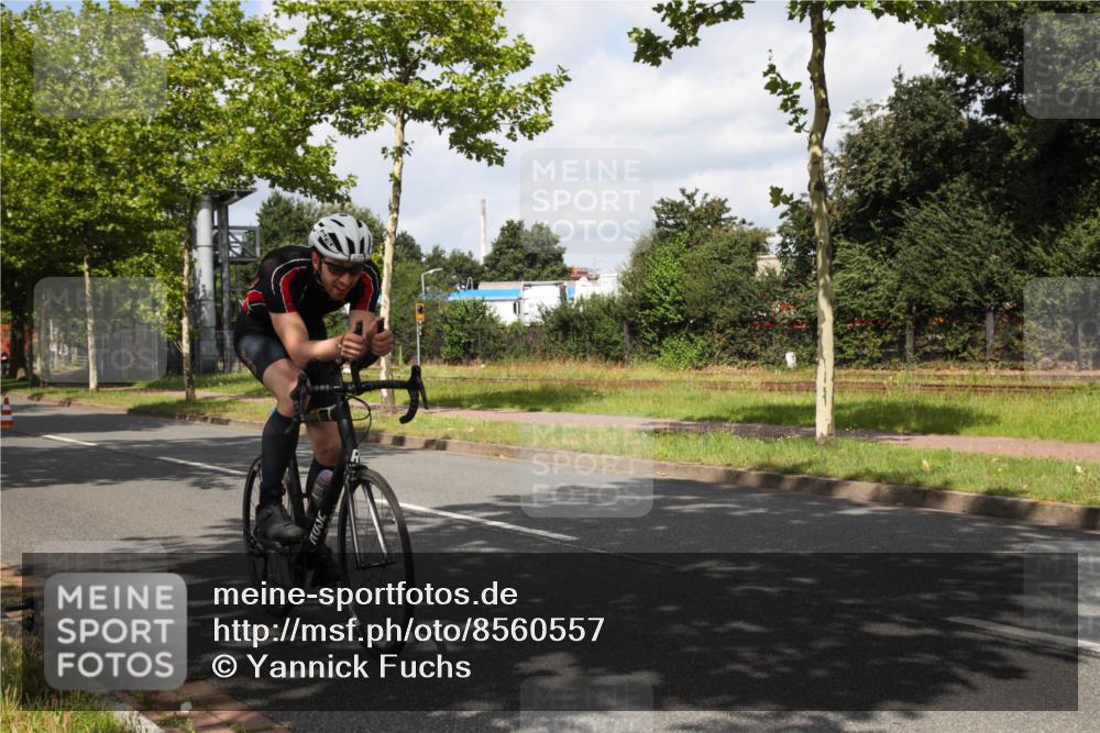 10.08.2025 - GEWOBA Citytriathlon Bremen Yannick Fuchs http://msf.ph/oto/8560557 10.08.2025 12:08:31 Radfahren 595, 597, 603, 608, 661, 672, 677, 737, 797 meine-sportfotos.de