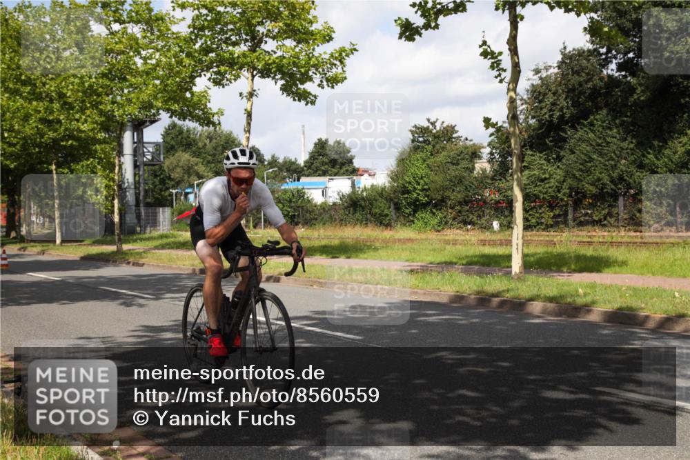 10.08.2025 - GEWOBA Citytriathlon Bremen Yannick Fuchs http://msf.ph/oto/8560559 10.08.2025 12:08:33 Radfahren 597, 603, 608, 661, 672, 677, 737, 797 meine-sportfotos.de