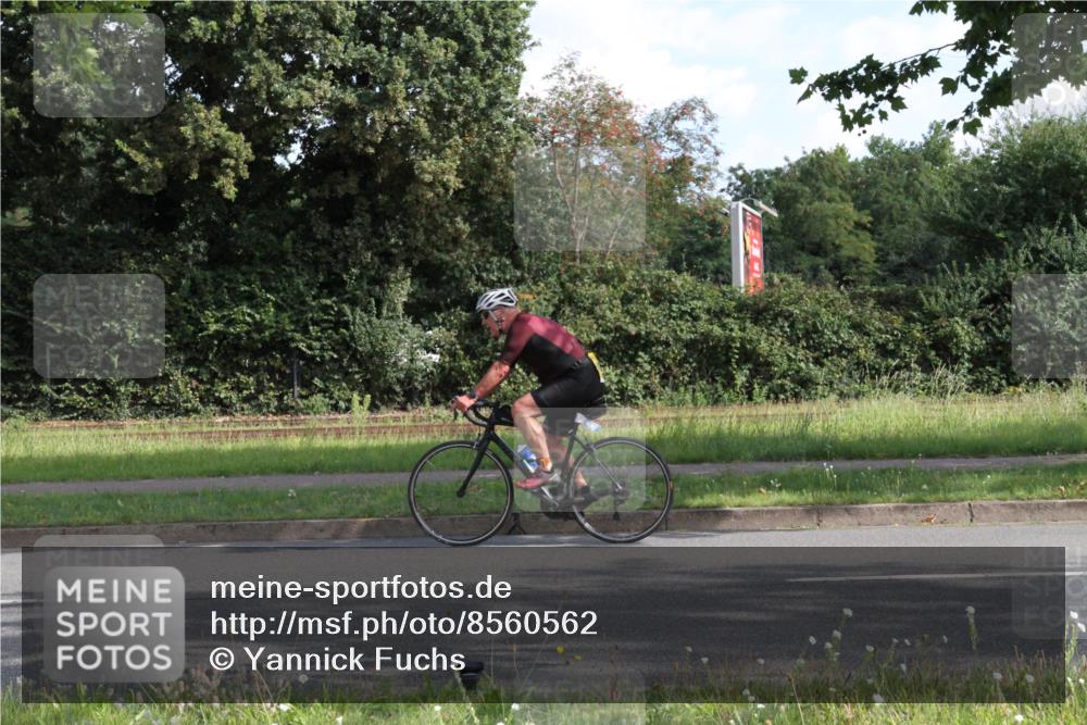 10.08.2025 - GEWOBA Citytriathlon Bremen Yannick Fuchs http://msf.ph/oto/8560562 10.08.2025 10:38:33 Radfahren 5, 31, 63, 101, 163, 211, 391, 429, 463, 475, 513 meine-sportfotos.de