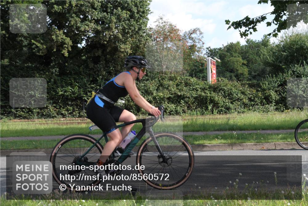 10.08.2025 - GEWOBA Citytriathlon Bremen Yannick Fuchs http://msf.ph/oto/8560572 10.08.2025 10:38:35 Radfahren 5, 31, 63, 101, 163, 211, 391, 429, 443, 463, 475, 513 meine-sportfotos.de