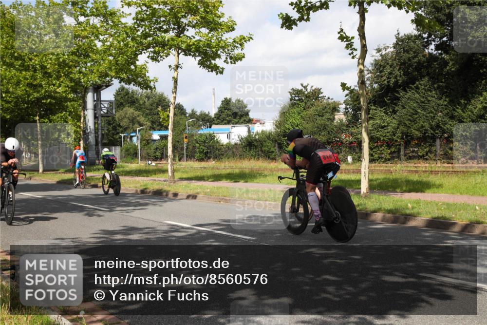 10.08.2025 - GEWOBA Citytriathlon Bremen Yannick Fuchs http://msf.ph/oto/8560576 10.08.2025 12:08:36 Radfahren 597, 603, 608, 661, 672, 677, 737, 797, 883 meine-sportfotos.de