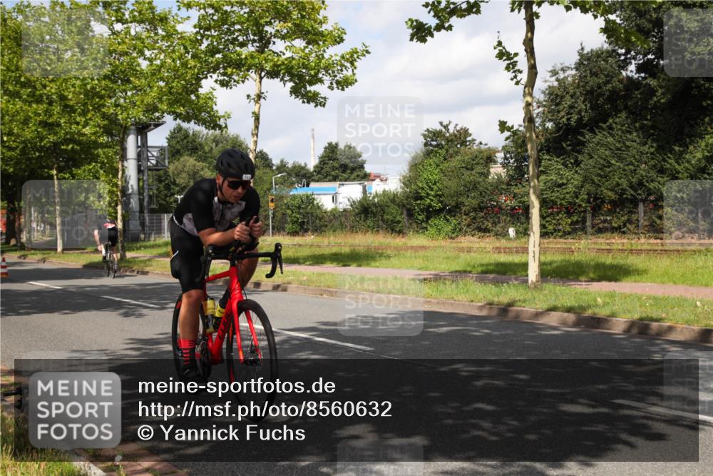 10.08.2025 - GEWOBA Citytriathlon Bremen Yannick Fuchs http://msf.ph/oto/8560632 10.08.2025 12:09:10 Radfahren 727, 731, 779, 837, 871, 890, 896 meine-sportfotos.de