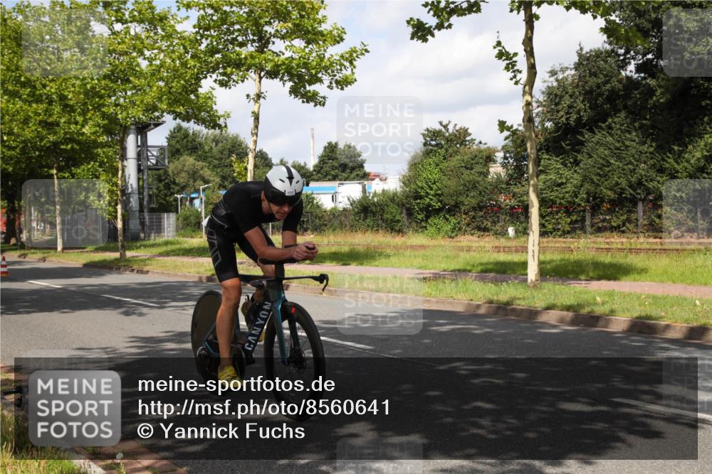 10.08.2025 - GEWOBA Citytriathlon Bremen Yannick Fuchs http://msf.ph/oto/8560641 10.08.2025 12:09:14 Radfahren 611, 727, 731, 779, 837, 871, 880, 890, 896 meine-sportfotos.de
