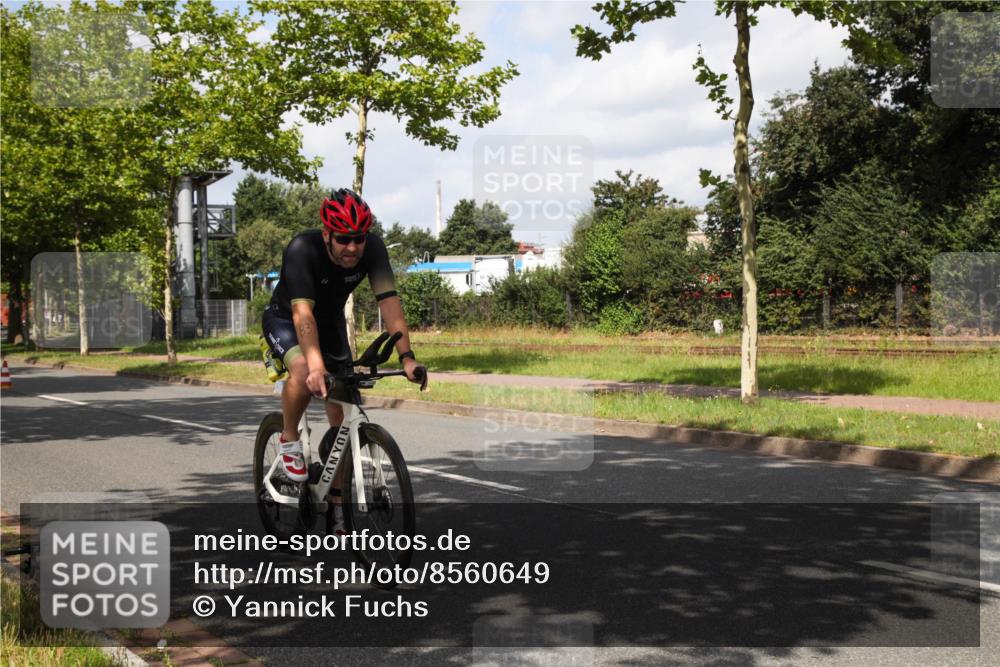 10.08.2025 - GEWOBA Citytriathlon Bremen Yannick Fuchs http://msf.ph/oto/8560649 10.08.2025 12:09:20 Radfahren 611, 633, 731, 779, 814, 837, 871, 880, 890, 896 meine-sportfotos.de