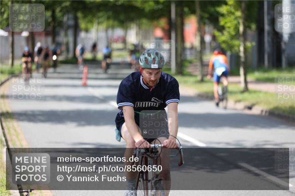 10.08.2025 - GEWOBA Citytriathlon Bremen Yannick Fuchs http://msf.ph/oto/8560650 10.08.2025 14:20:02 Radfahren 18, 36, 130, 195, 238, 256, 257 meine-sportfotos.de