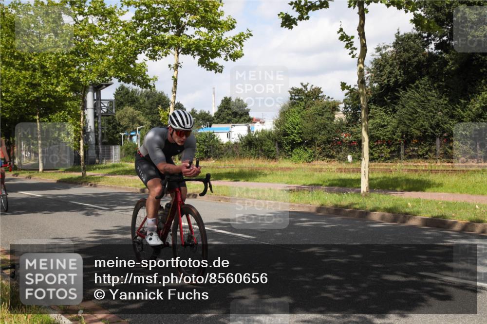 10.08.2025 - GEWOBA Citytriathlon Bremen Yannick Fuchs http://msf.ph/oto/8560656 10.08.2025 12:09:26 Radfahren 611, 633, 674, 779, 814, 837, 880, 890, 896 meine-sportfotos.de
