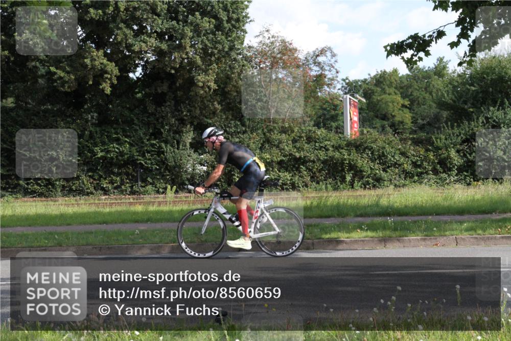 10.08.2025 - GEWOBA Citytriathlon Bremen Yannick Fuchs http://msf.ph/oto/8560659 10.08.2025 10:38:42 Radfahren 31, 63, 119, 163, 211, 429, 443, 475, 506, 513 meine-sportfotos.de