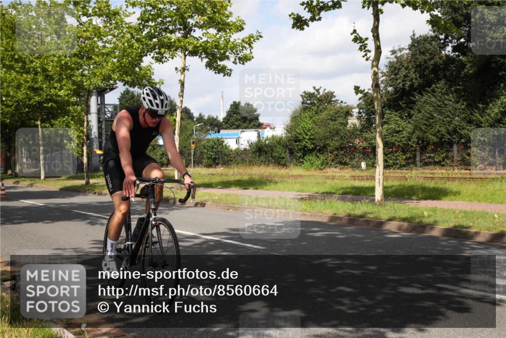 10.08.2025 - GEWOBA Citytriathlon Bremen Yannick Fuchs http://msf.ph/oto/8560664 10.08.2025 12:09:35 Radfahren 611, 633, 674, 697, 703, 814, 880 meine-sportfotos.de
