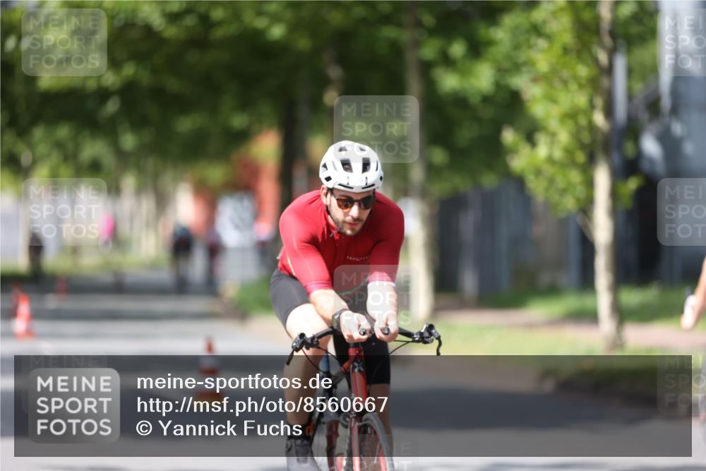 10.08.2025 - GEWOBA Citytriathlon Bremen Yannick Fuchs http://msf.ph/oto/8560667 10.08.2025 12:43:08 Radfahren 612, 628, 644, 677, 684, 710, 846, 871, 889, 945, 964 meine-sportfotos.de