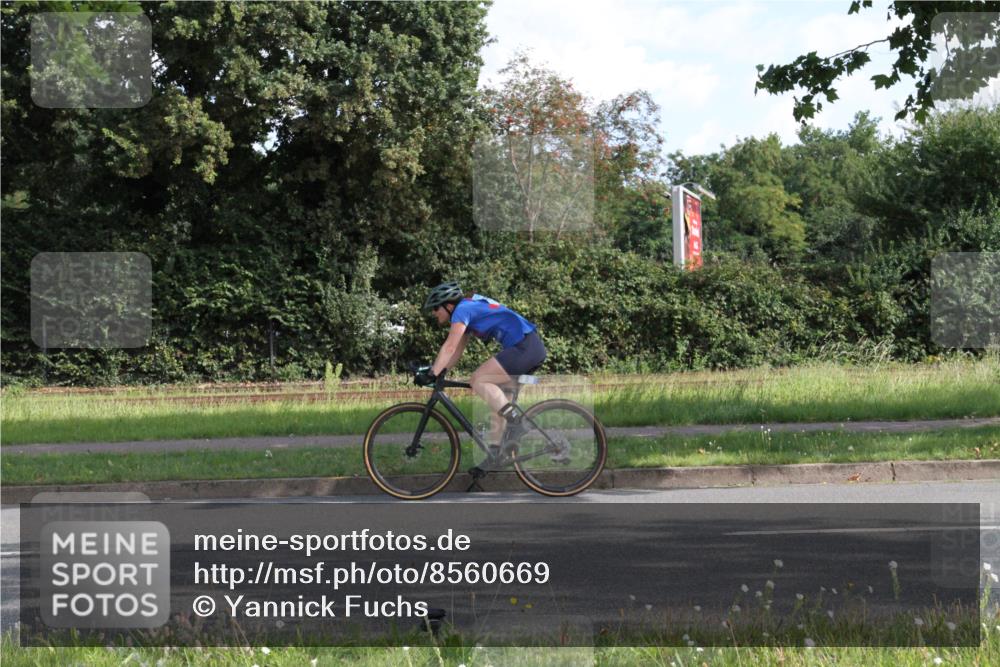 10.08.2025 - GEWOBA Citytriathlon Bremen Yannick Fuchs http://msf.ph/oto/8560669 10.08.2025 10:38:43 Radfahren 31, 63, 119, 163, 211, 429, 443, 475, 506, 513 meine-sportfotos.de