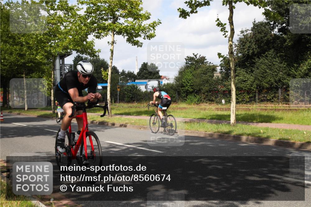 10.08.2025 - GEWOBA Citytriathlon Bremen Yannick Fuchs http://msf.ph/oto/8560674 10.08.2025 12:09:41 Radfahren 586, 674, 688, 697, 703, 849 meine-sportfotos.de