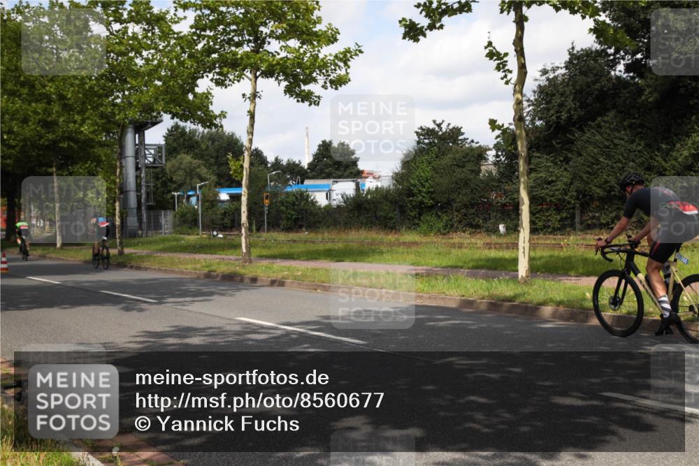 10.08.2025 - GEWOBA Citytriathlon Bremen Yannick Fuchs http://msf.ph/oto/8560677 10.08.2025 12:09:42 Radfahren 586, 674, 688, 697, 703, 732, 849 meine-sportfotos.de