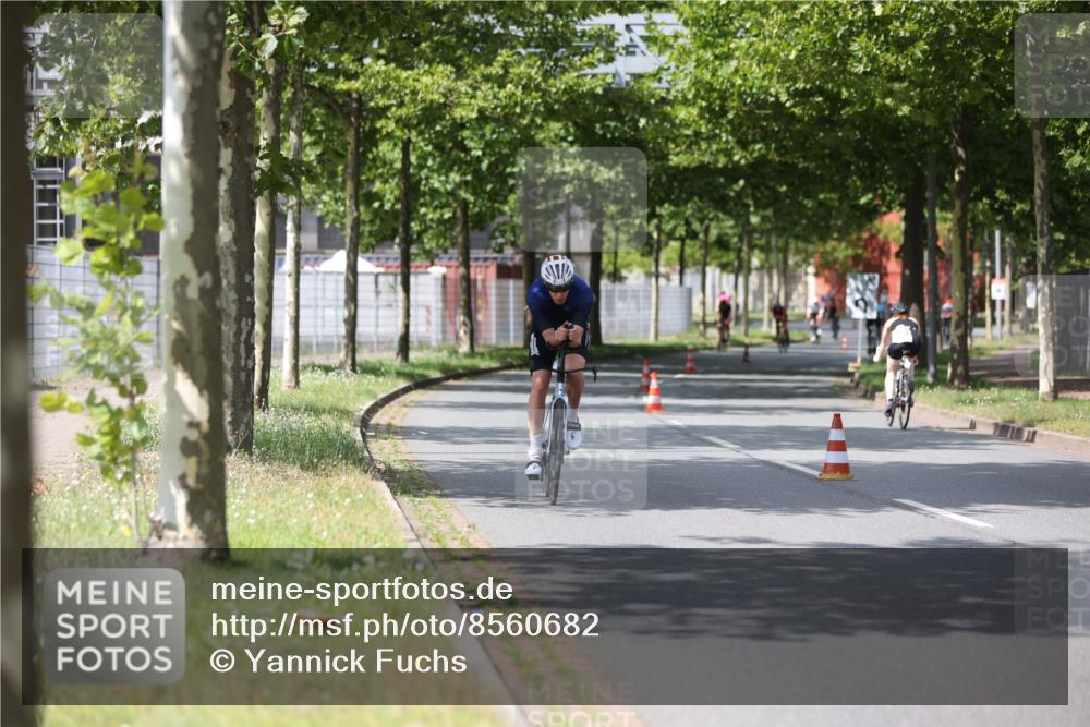 10.08.2025 - GEWOBA Citytriathlon Bremen Yannick Fuchs http://msf.ph/oto/8560682 10.08.2025 12:43:10 Radfahren 612, 628, 677, 684, 710, 871, 885, 889, 945, 964 meine-sportfotos.de