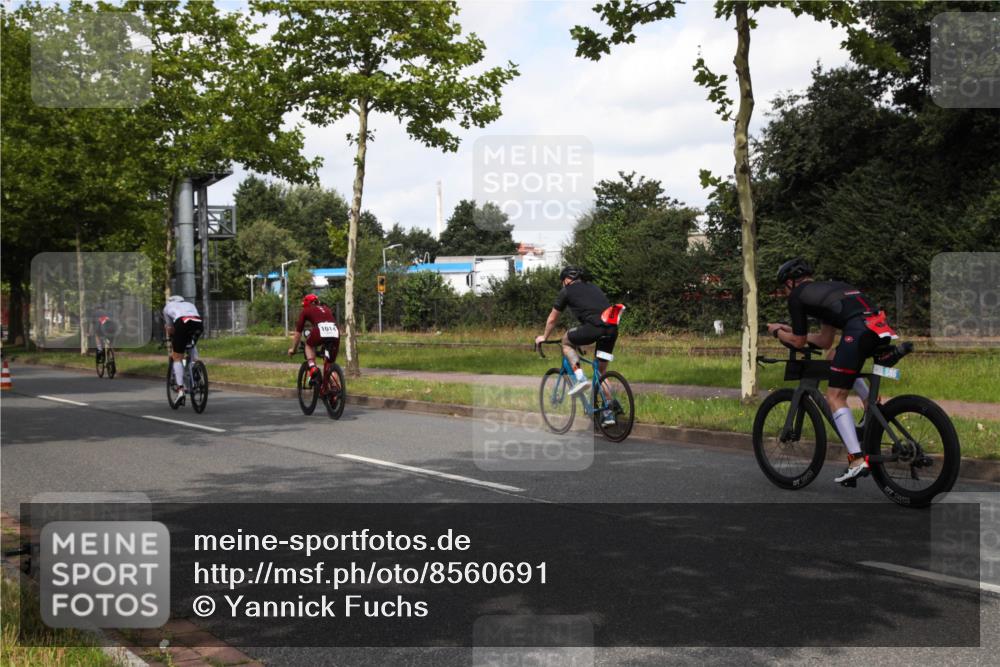 10.08.2025 - GEWOBA Citytriathlon Bremen Yannick Fuchs http://msf.ph/oto/8560691 10.08.2025 12:09:45 Radfahren 586, 628, 674, 688, 697, 703, 732, 830, 849 meine-sportfotos.de
