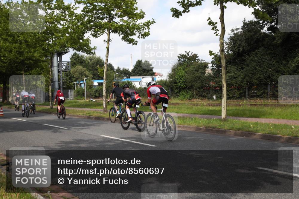 10.08.2025 - GEWOBA Citytriathlon Bremen Yannick Fuchs http://msf.ph/oto/8560697 10.08.2025 12:09:45 Radfahren 586, 628, 674, 688, 697, 703, 732, 830, 849 meine-sportfotos.de