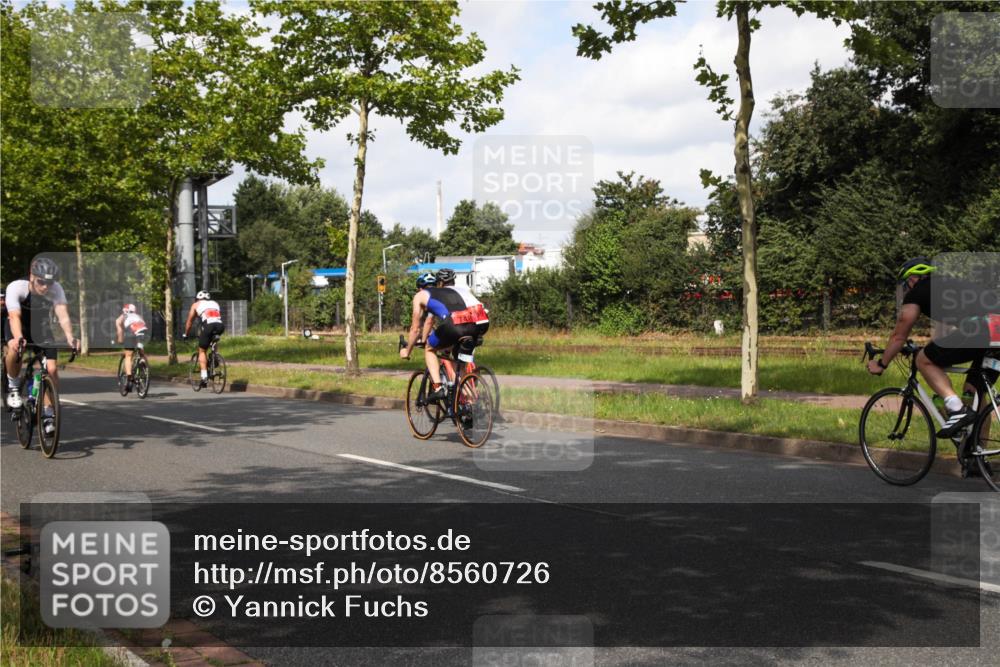 10.08.2025 - GEWOBA Citytriathlon Bremen Yannick Fuchs http://msf.ph/oto/8560726 10.08.2025 12:09:53 Radfahren 586, 607, 628, 688, 697, 703, 732, 830, 849 meine-sportfotos.de