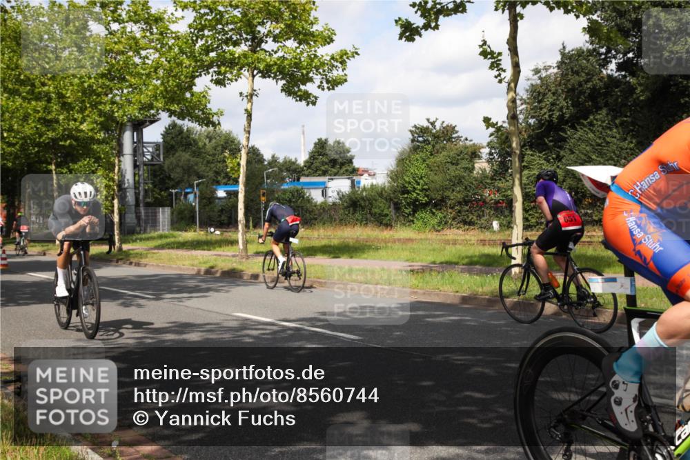10.08.2025 - GEWOBA Citytriathlon Bremen Yannick Fuchs http://msf.ph/oto/8560744 10.08.2025 12:09:57 Radfahren 586, 607, 628, 688, 697, 732, 830, 849 meine-sportfotos.de