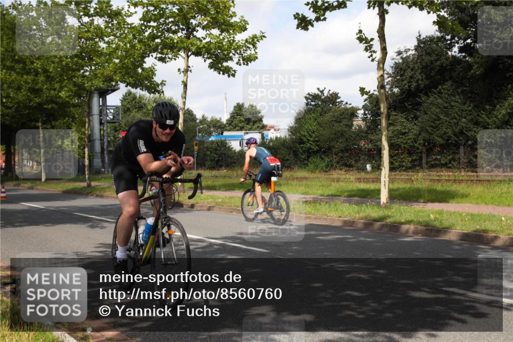 10.08.2025 - GEWOBA Citytriathlon Bremen Yannick Fuchs http://msf.ph/oto/8560760 10.08.2025 12:10:02 Radfahren 586, 607, 628, 688, 732, 830, 849, 1024 meine-sportfotos.de