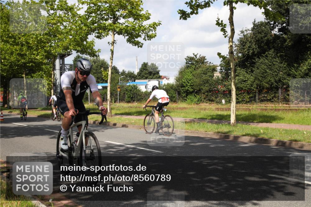 10.08.2025 - GEWOBA Citytriathlon Bremen Yannick Fuchs http://msf.ph/oto/8560789 10.08.2025 12:10:21 Radfahren 647, 710, 730, 889, 1024 meine-sportfotos.de