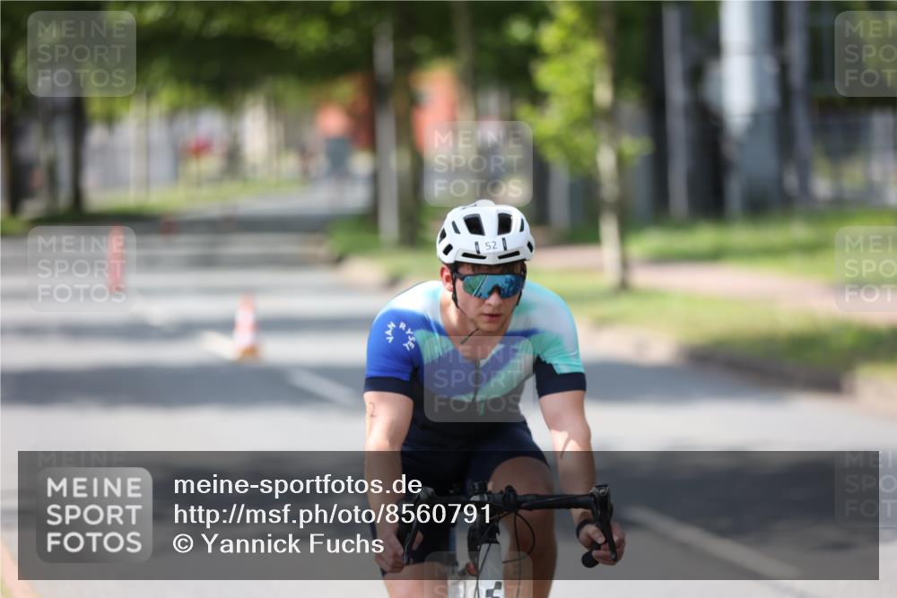 10.08.2025 - GEWOBA Citytriathlon Bremen Yannick Fuchs http://msf.ph/oto/8560791 10.08.2025 14:20:20 Radfahren 28, 29, 35, 52, 80, 130, 197, 238, 256, 257 meine-sportfotos.de
