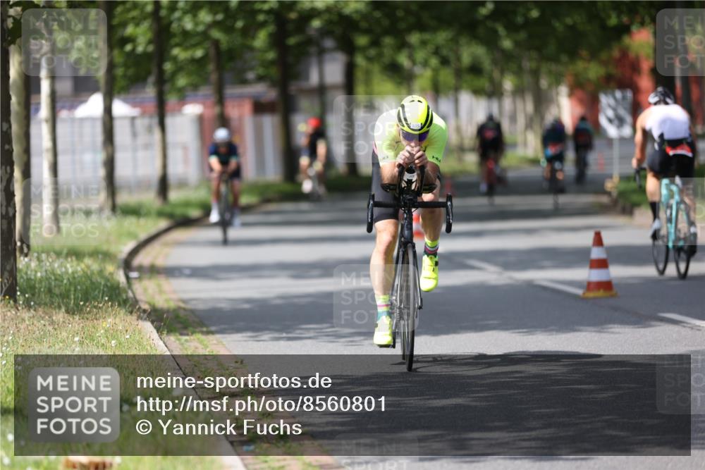 10.08.2025 - GEWOBA Citytriathlon Bremen Yannick Fuchs http://msf.ph/oto/8560801 10.08.2025 12:43:32 Radfahren 646, 835, 837, 842, 885, 925, 955, 964, 1038 meine-sportfotos.de
