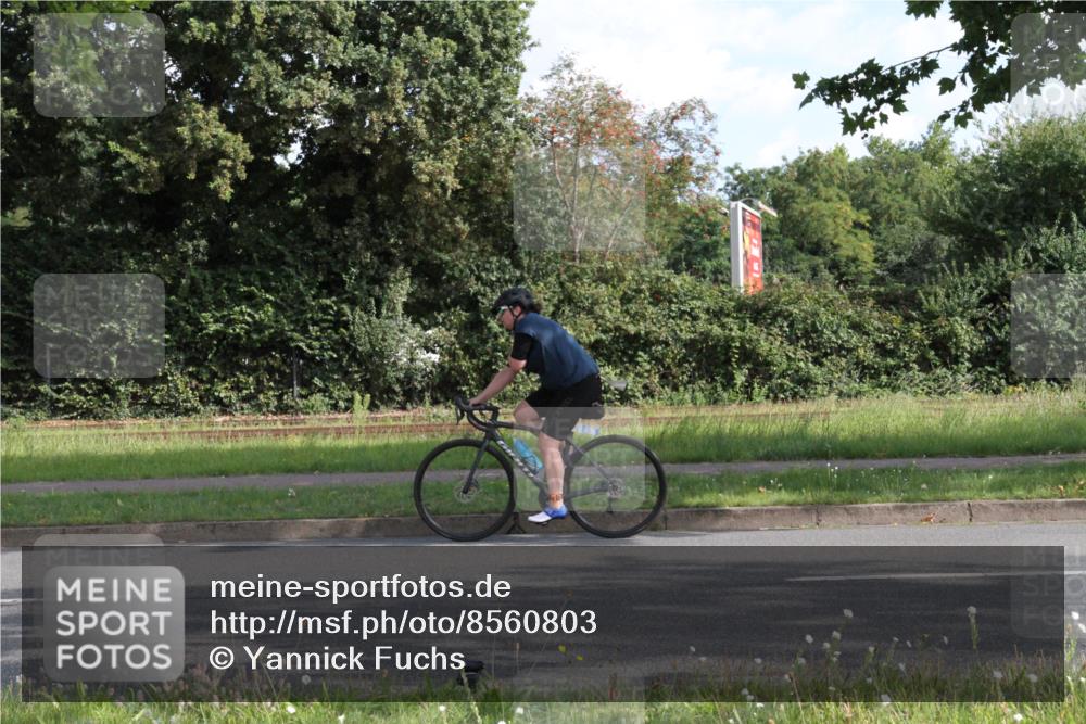 10.08.2025 - GEWOBA Citytriathlon Bremen Yannick Fuchs http://msf.ph/oto/8560803 10.08.2025 10:38:53 Radfahren 31, 63, 113, 119, 417, 429, 443, 498, 499, 506 meine-sportfotos.de